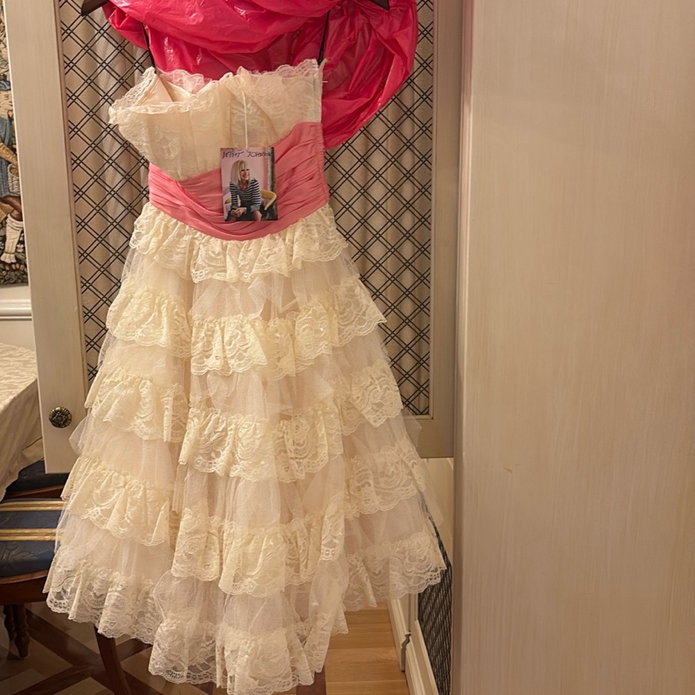 Betsey Johnson vintage tea party dress, size 2. Bridal, Party.  Never worn.